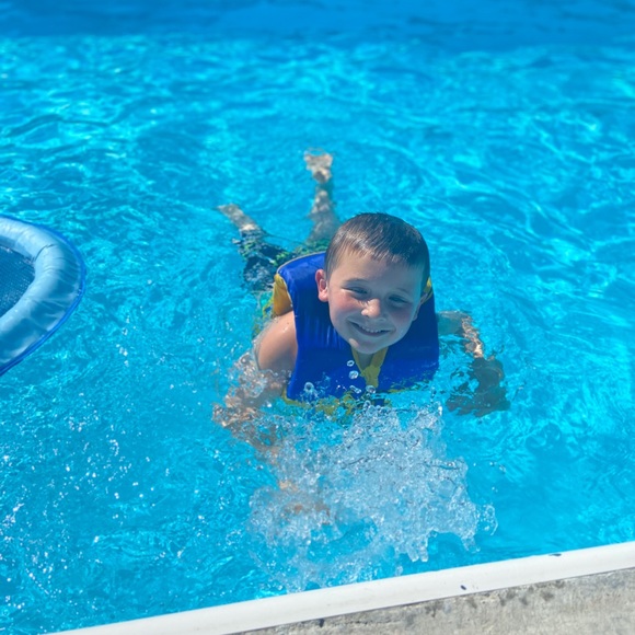 Meet your Posher, Rachel - Picture 5 of 16